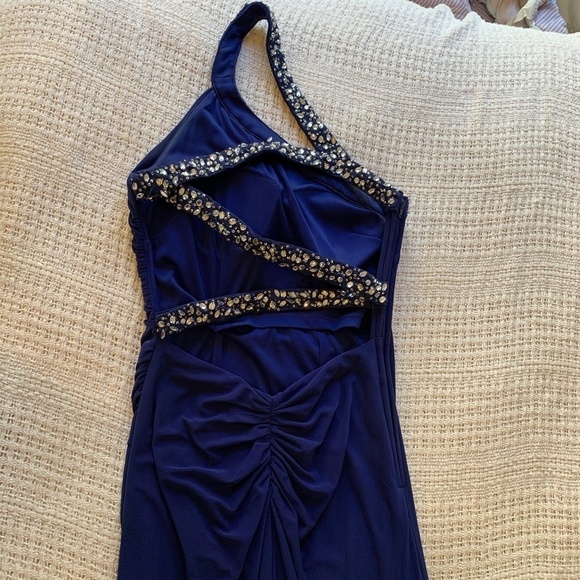 𝅺hailey Logan By Adrianna Papell Dark Blue One Strap Floor Length Gown Size 3/4 - Picture 3 of 11
